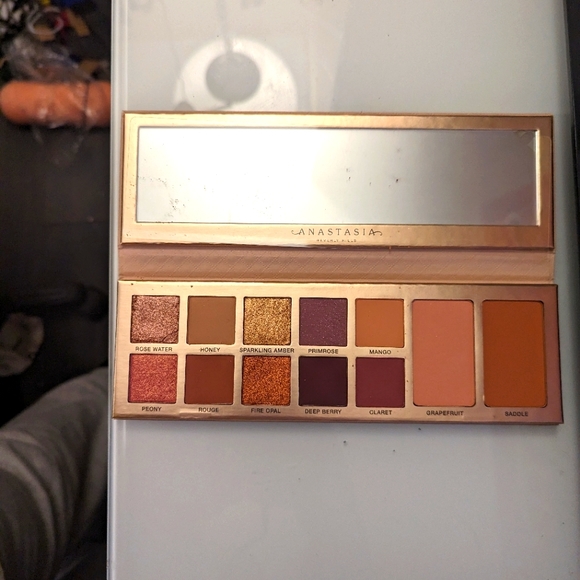 Anastasia Beverly Hills Primrose Palette - Picture 2 of 3